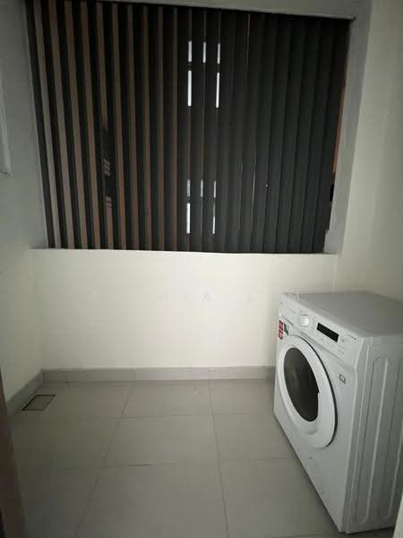 Kediaman Servis untuk Disewa di Met 1 Residences - Alicia Lim - Balcony - PropertyGuru.com.my