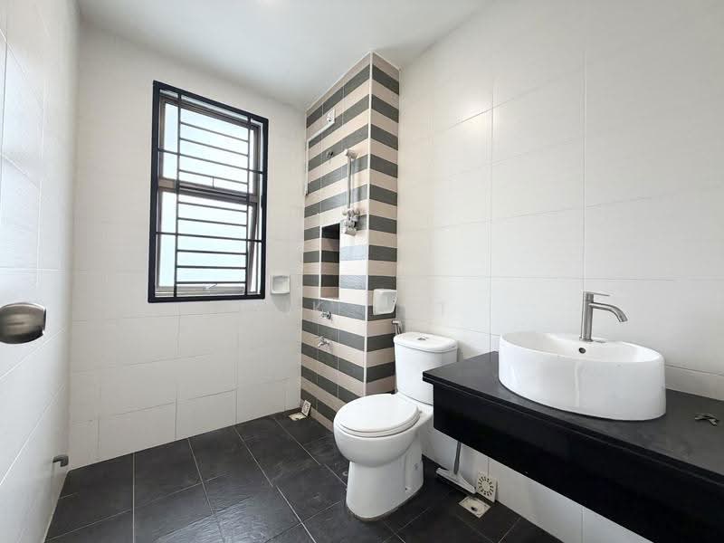 2-storey Terraced House for Sale in Bandar Dato Onn (Tebrau) - Yik Tat - Bathroom - PropertyGuru.com.my