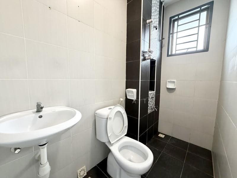 2-storey Terraced House for Sale in Bandar Dato Onn (Tebrau) - Yik Tat - Bathroom - PropertyGuru.com.my