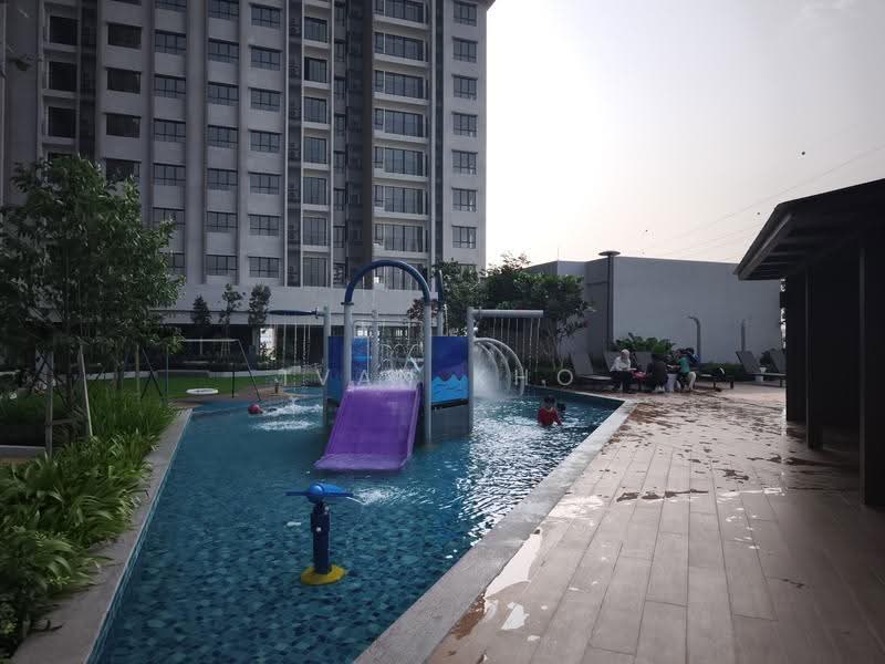 Kediaman Servis untuk Disewa di THE ATERA - Ivan Kho - Pool - PropertyGuru.com.my