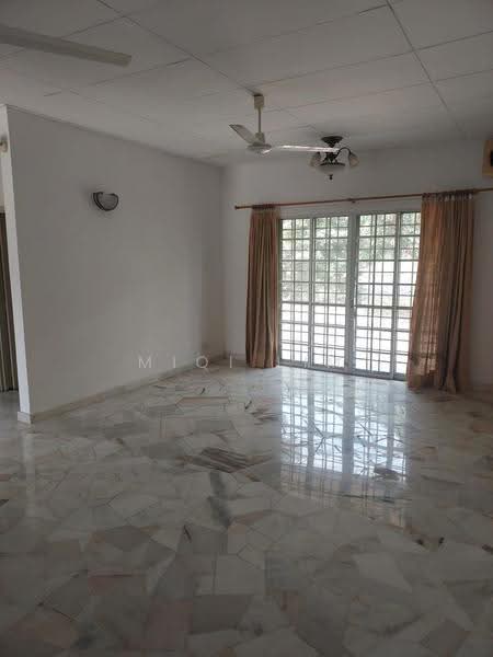 Rumah Banglo untuk Dijual di Pantai Sepang Putra (Sepang) - MiQi Lim - Living Room - PropertyGuru.com.my