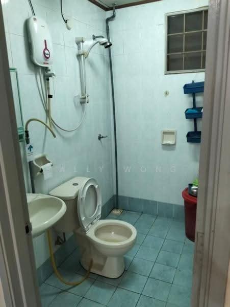 Kondominium untuk Disewa di Bayu Tasik 2 - Sally Wong - Bathroom - PropertyGuru.com.my