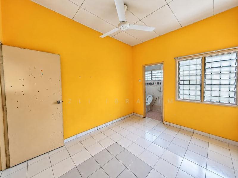 2-storey Terraced House for Sale in Taman Pelangi Semenyih (Semenyih) - Azli Ibrahim - Bathroom - PropertyGuru.com.my