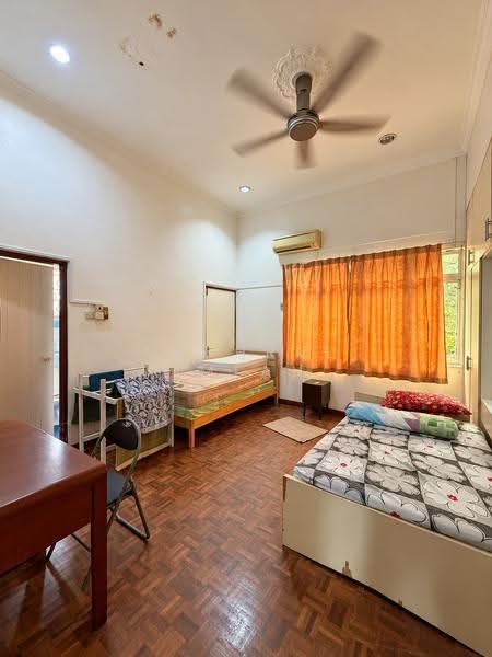 Rumah Banglo untuk Dijual di Taman Stulang Laut (Johor Bahru) - Fakhrul Imlan - Bedroom - PropertyGuru.com.my