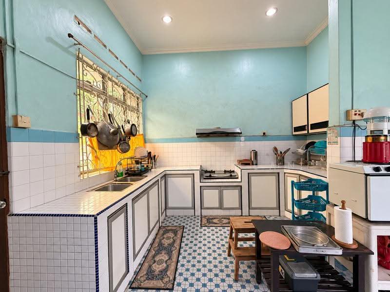Rumah Banglo untuk Dijual di Taman Stulang Laut (Johor Bahru) - Fakhrul Imlan - Kitchen - PropertyGuru.com.my