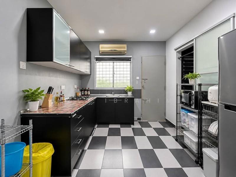 2-storey Terraced House for Sale in Bandar Baru Selayang Fasa 2a (Selayang) - Azli Ibrahim - Kitchen - PropertyGuru.com.my