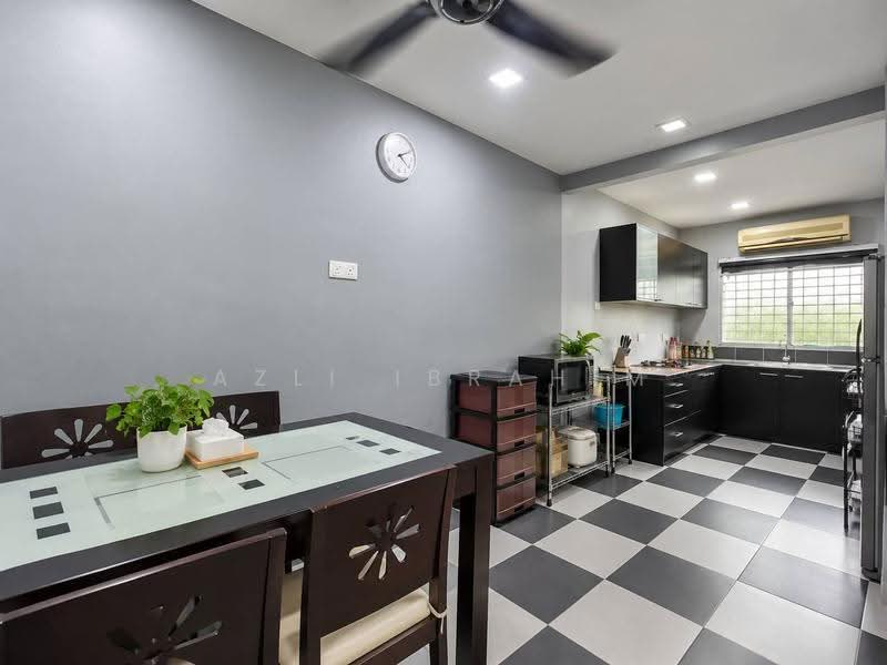 2-storey Terraced House for Sale in Bandar Baru Selayang Fasa 2a (Selayang) - Azli Ibrahim - Kitchen - PropertyGuru.com.my