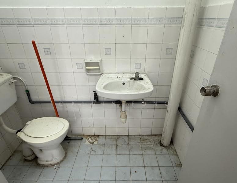 2-storey Terraced House for Rent in Bedong (Kedah) - Calvin Fong - Common bathroom - PropertyGuru.com.my