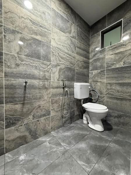 2-storey Terraced House for Sale in Taman Molek (Johor Bahru) - Melinda Ee - Bathroom - PropertyGuru.com.my