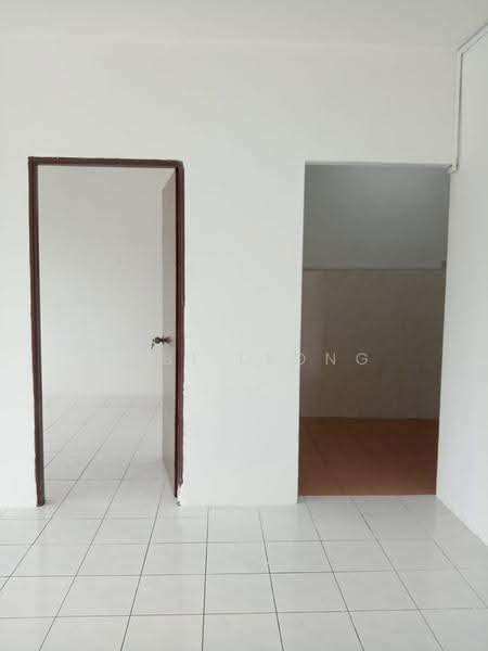 Flat for Sale at Desa Putra - Yubi Leong - PropertyGuru.com.my