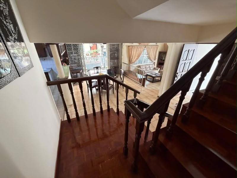 Semi-Detached House for Rent in Taman Pelangi (Johor Bahru) - Win Tan - Living Room - PropertyGuru.com.my