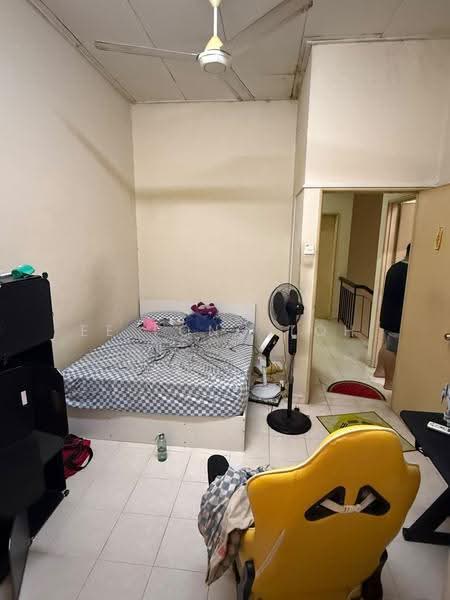 3-storey Terraced House for Sale in Taman D'Utama (Johor Bahru) - Ee Fong Toh - Bedroom - PropertyGuru.com.my