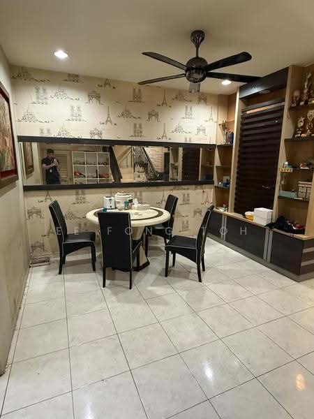 3-storey Terraced House for Sale in Taman D'Utama (Johor Bahru) - Ee Fong Toh - Dining Room - PropertyGuru.com.my