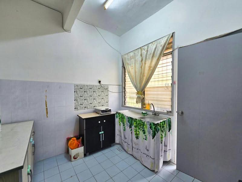 Rumah Teres 2-Tingkat untuk Dijual di Bandar Baru Salak Tinggi (Sepang) - Izzah Alias - Kitchen - PropertyGuru.com.my