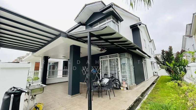 2-storey Terraced House for Sale in D'alpinia (Puchong) - Rafedah Binti Abdul Aziz - Exterior - PropertyGuru.com.my