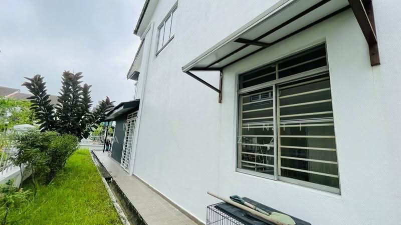 2-storey Terraced House for Sale in D'alpinia (Puchong) - Rafedah Binti Abdul Aziz - Exterior - PropertyGuru.com.my