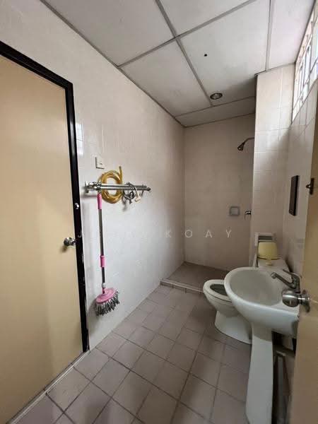 Rumah Teres 2-Tingkat untuk Disewa di Taman Desa Cahaya (Bukit Mertajam) - Jeff Koay - Bathroom - PropertyGuru.com.my
