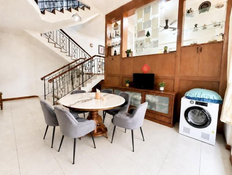 Rumah Berkembar untuk Dijual di Taman Molek (Johor Bahru) - Yik Tat - PropertyGuru.com.my