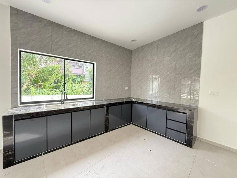 Semi-Detached House for Rent in Kampung Bahru (Johor Bahru) - Win Tan - Kitchen - PropertyGuru.com.my
