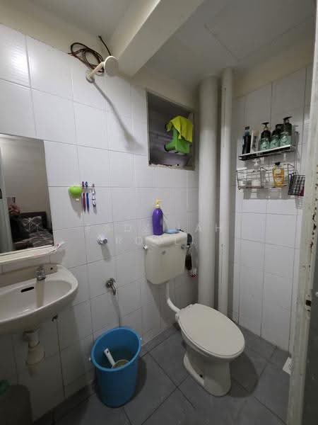 Apartment for Sale at Lakeview Apartments - Fadzilah Rosli - Bathroom - PropertyGuru.com.my