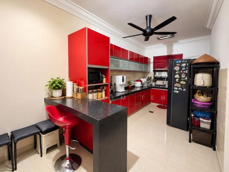 Rumah Teres untuk Dijual di Taman Aman Putra (Puchong) - Siet Lim Teh - Kitchen - PropertyGuru.com.my