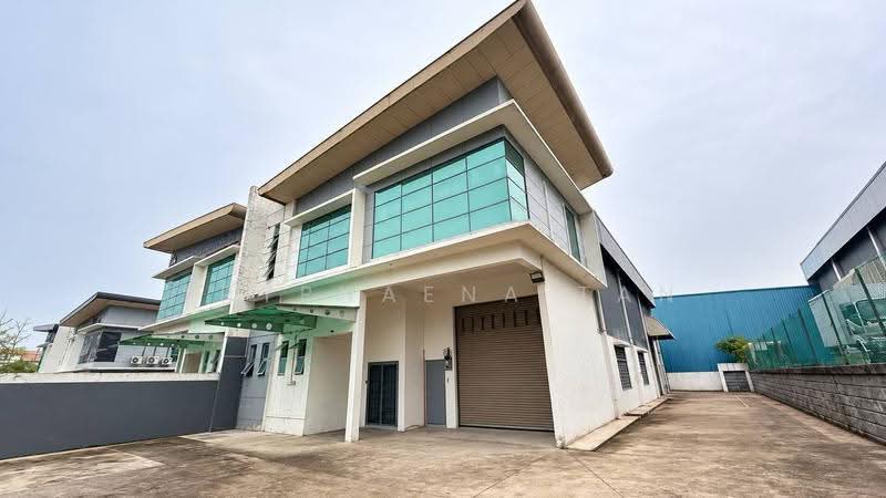 Factory for Rent in Taman Bukit Kempas (Tampoi) - Tryphaena Tan - Exterior - PropertyGuru.com.my