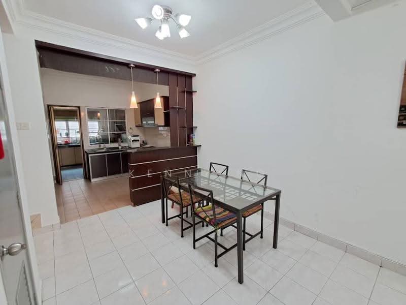 Rumah Teres untuk Disewa di Bandar Botanic (Klang) - Kenny Ng - Dining Room - PropertyGuru.com.my