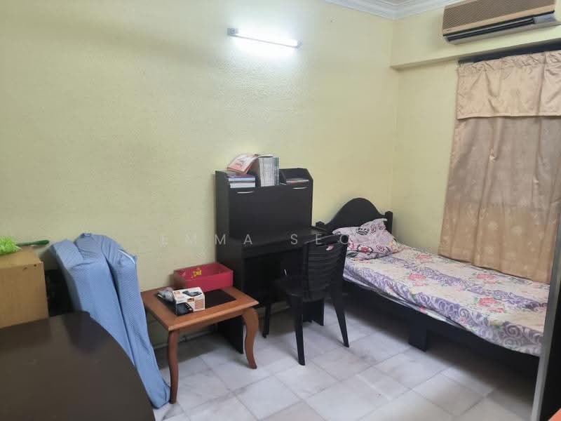Flat for Rent at Lucky Garden - Emma Seow - Bedroom - PropertyGuru.com.my