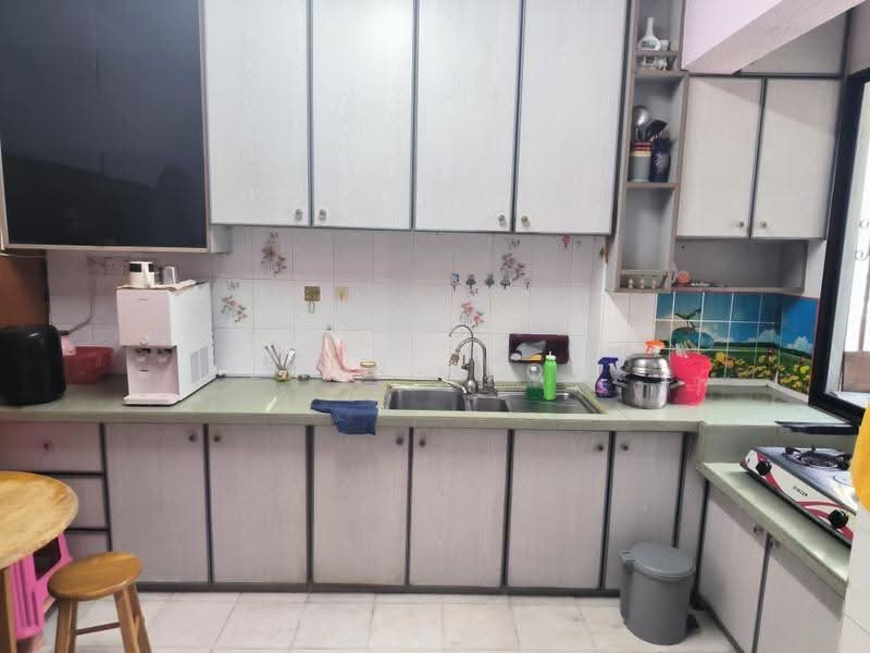 Flat for Rent at Lucky Garden - Emma Seow - Kitchen - PropertyGuru.com.my