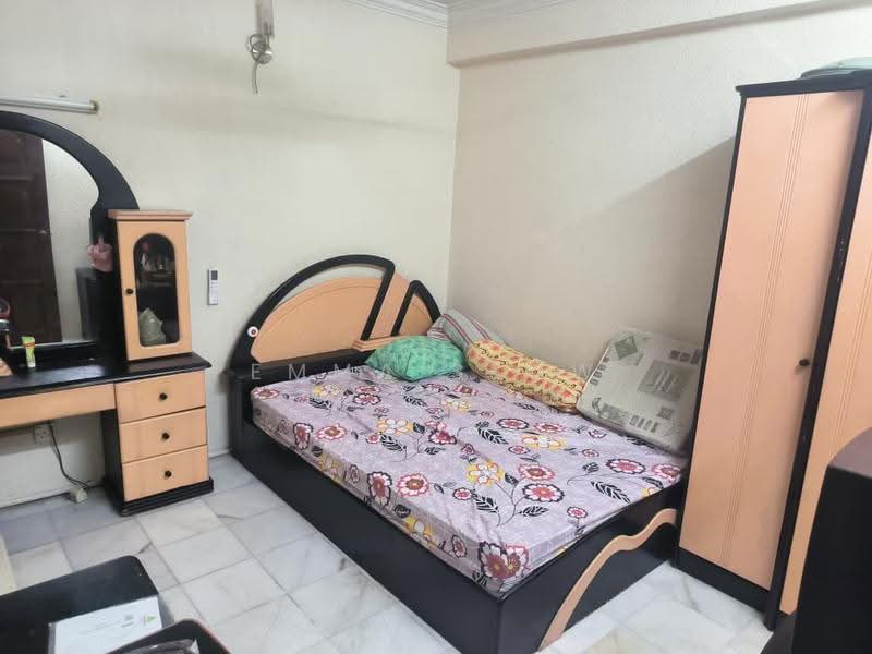 Flat for Rent at Lucky Garden - Emma Seow - Bedroom - PropertyGuru.com.my
