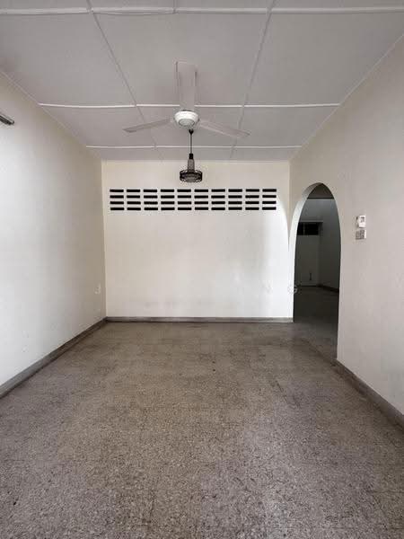1-storey Terraced House for Rent in Taman Lucky (Bangsar) - Joe Zhang Tiew - Living Room - PropertyGuru.com.my