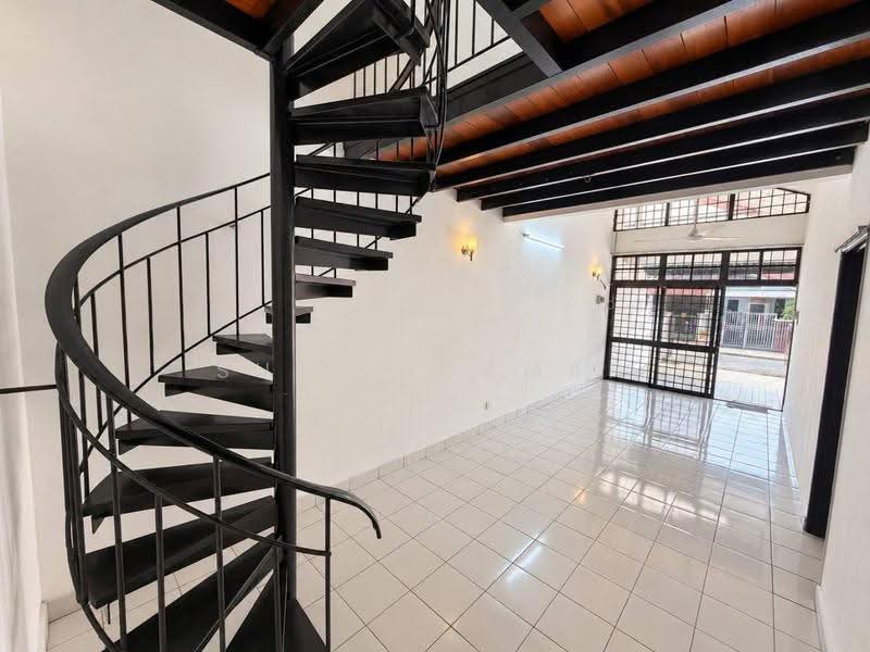 1-storey Terraced House for Sale in Taman Molek (Johor Bahru) - Sufi Norman - Living Room - PropertyGuru.com.my