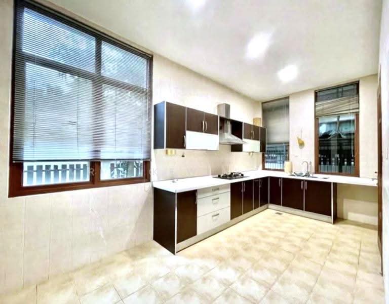 Semi-Detached House for Sale in Taman Sri Hartamas (Sri Hartamas) - Kew . - Kitchen - PropertyGuru.com.my