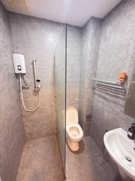 Service Residence for Sale at The Wave Residence - Vinc Pheng - Bathroom - PropertyGuru.com.my
