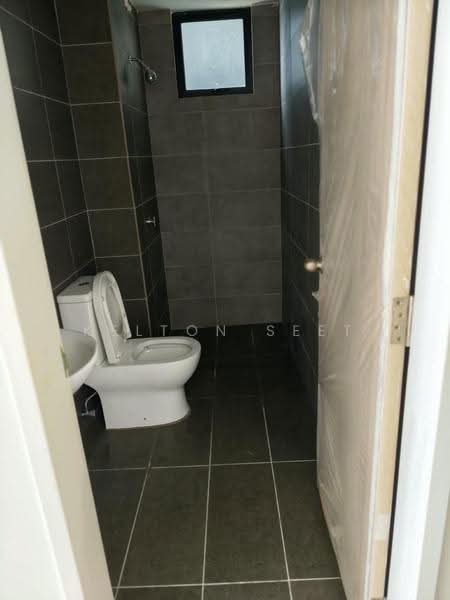 Kediaman Servis untuk Dijual di Maxim Risen - Kelton Seet - Bathroom - PropertyGuru.com.my
