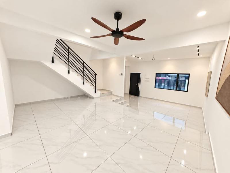 2-storey Terraced House for Sale in Bandar Sungai Long (Selangor) - Mac Chong - Living Room - PropertyGuru.com.my