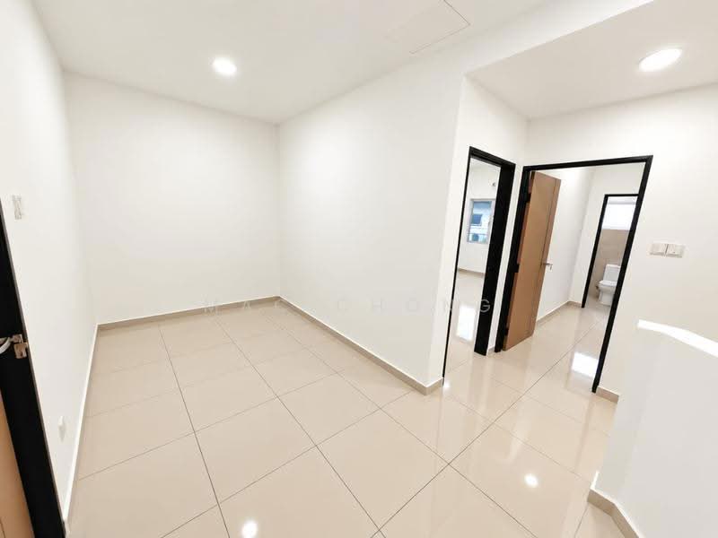 2-storey Terraced House for Sale in Bandar Sungai Long (Selangor) - Mac Chong - Corridor - PropertyGuru.com.my