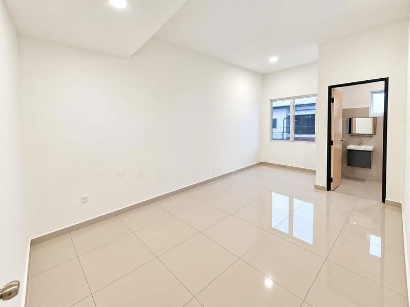 2-storey Terraced House for Sale in Bandar Sungai Long (Selangor) - Mac Chong - Bathroom - PropertyGuru.com.my