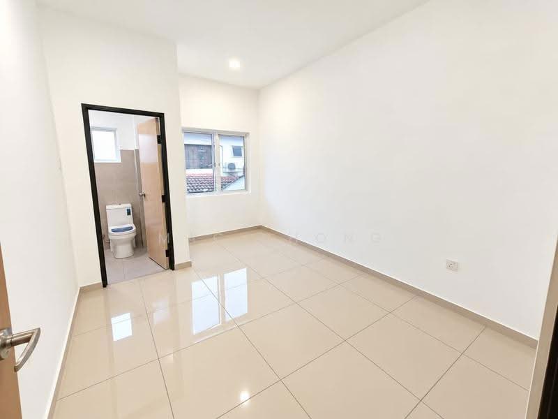 2-storey Terraced House for Sale in Bandar Sungai Long (Selangor) - Mac Chong - Bathroom - PropertyGuru.com.my