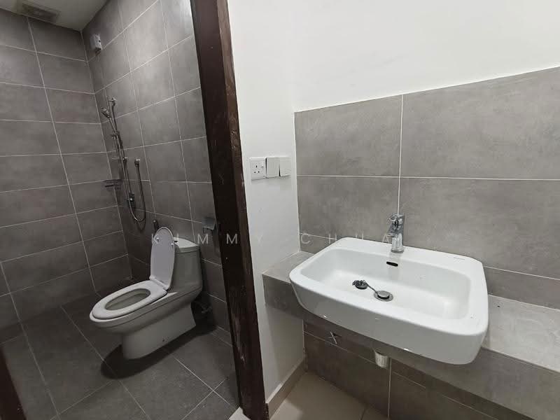 2-storey Terraced House for Sale in Bandar Seri Alam (Masai) - Kimmy Chua - Bathroom - PropertyGuru.com.my