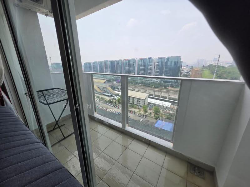 Pangsapuri untuk Disewa di Subang Avenue - Daniel Tong - Balcony - PropertyGuru.com.my