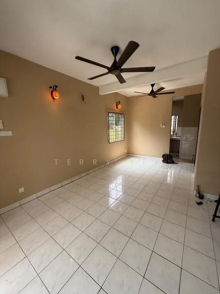 2-storey Terraced House for Rent in Puchong (Selangor) - Terry Yee - Living Room - PropertyGuru.com.my