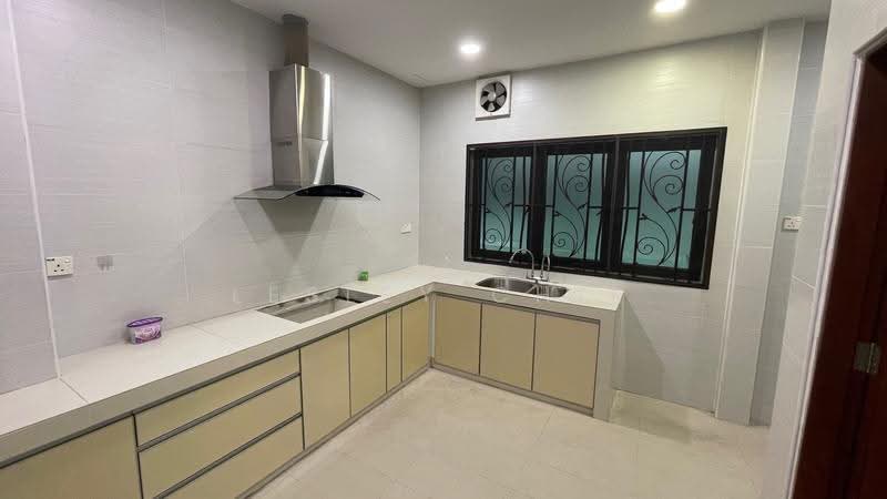 Semi-Detached House for Sale in Taman Bukit Suria II (Cheras) - Lesley Chik - Kitchen - PropertyGuru.com.my