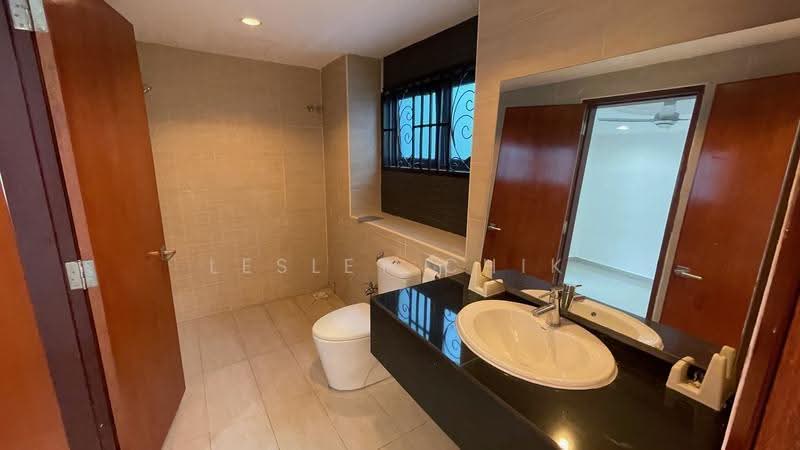 Semi-Detached House for Sale in Taman Bukit Suria II (Cheras) - Lesley Chik - Bathroom - PropertyGuru.com.my