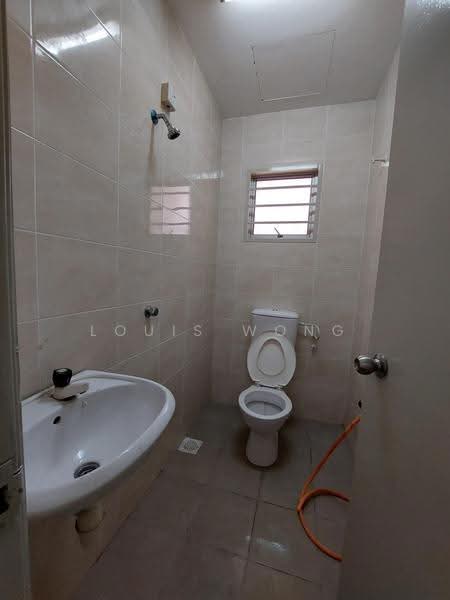 Rumah Teres 2-Tingkat untuk Disewa di Bandar Damai Perdana (Cheras) - Louis Wong - Bathroom - PropertyGuru.com.my