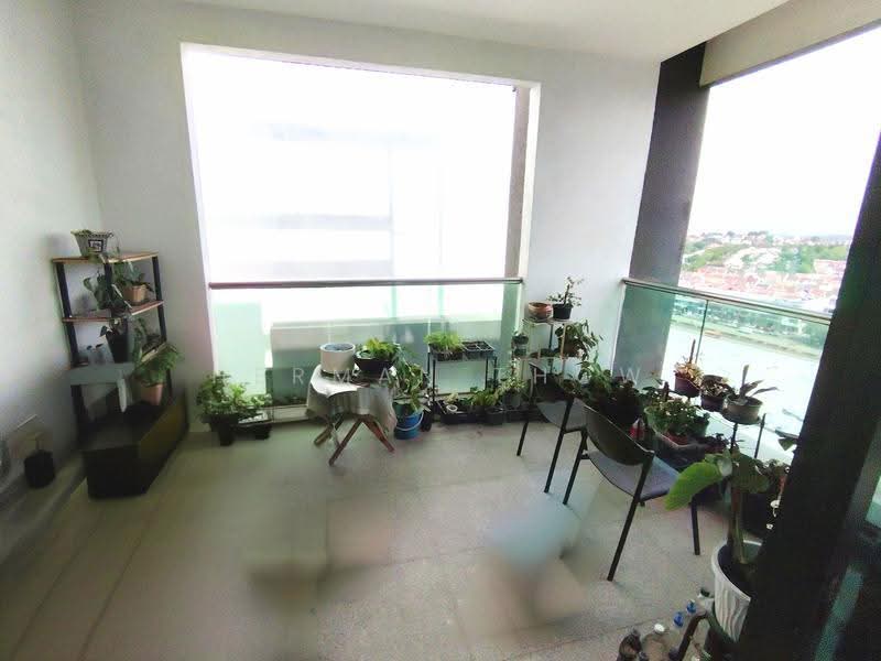 Kediaman Servis untuk Disewa di Isola - Herman Thow - Balcony - PropertyGuru.com.my