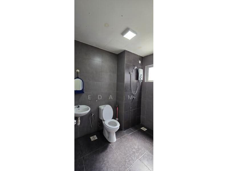 Kediaman Servis untuk Disewa di Maxim Citylights - Eda M - Bathroom - PropertyGuru.com.my