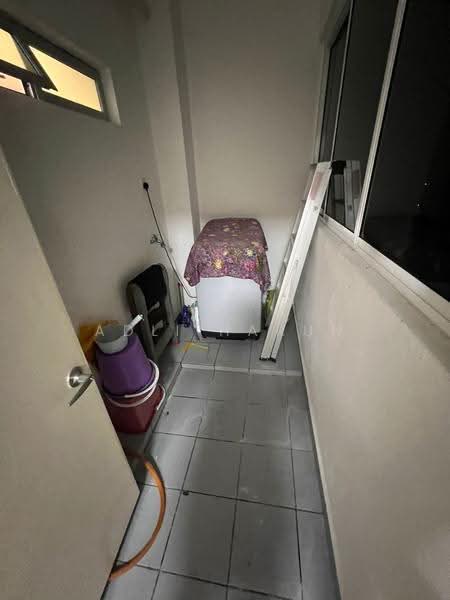 Pangsapuri untuk Dijual di Idaman Residence - Adli Harun - Balcony - PropertyGuru.com.my