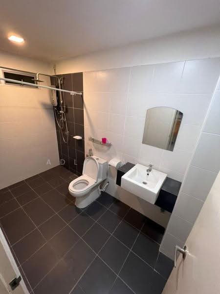 Pangsapuri untuk Dijual di Idaman Residence - Adli Harun - Bathroom - PropertyGuru.com.my