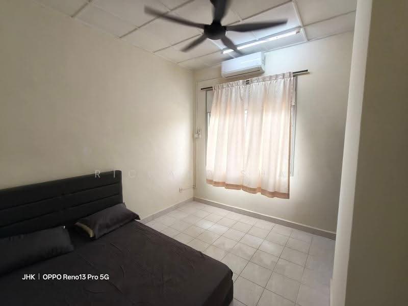 Rumah Teres 2-Tingkat untuk Disewa di Permas Jaya (Johor Bahru) - Richard Shai - Bedroom - PropertyGuru.com.my